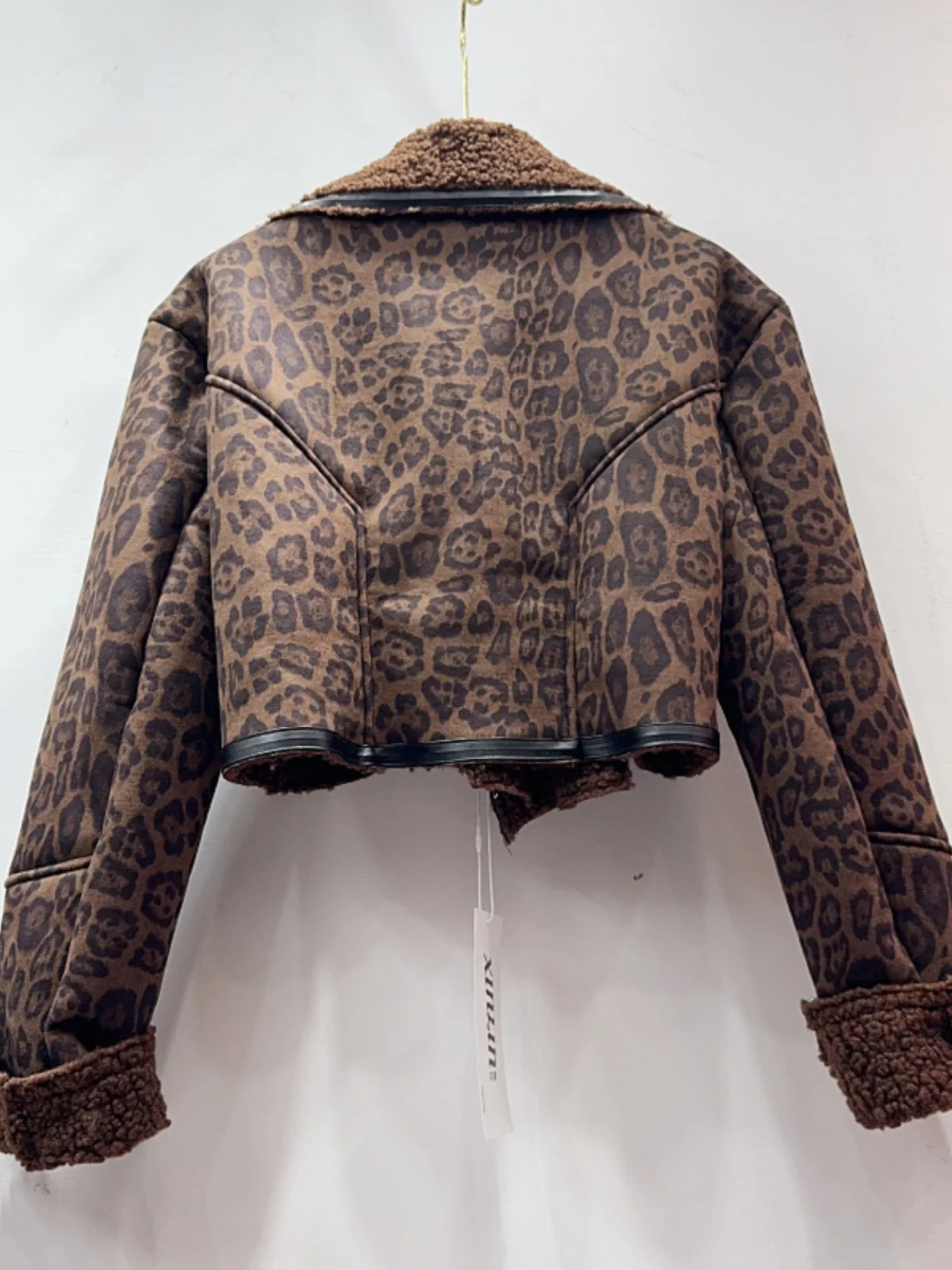 KUSAHIKI Retro Imitation Lamb Fur Leopard Print Long Sleeved Jacket for Women Spicy Girl Style Versatile Short Coat Top