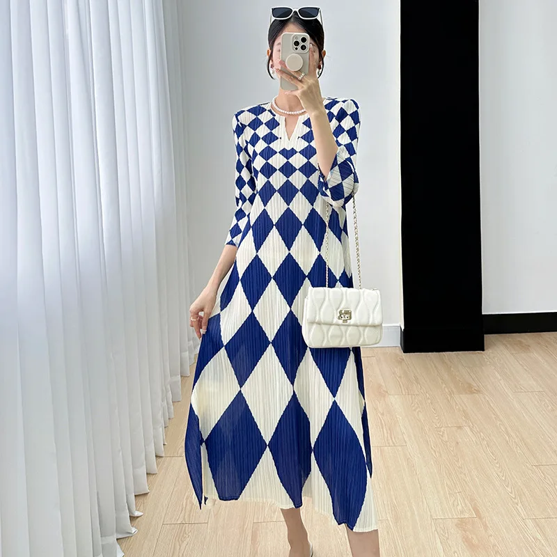 Miyake Dress Women's Spring and Autumn 2024 New Black and White Diamond Print High End Pleated 3/4 Sleeve Mid Length Skirt