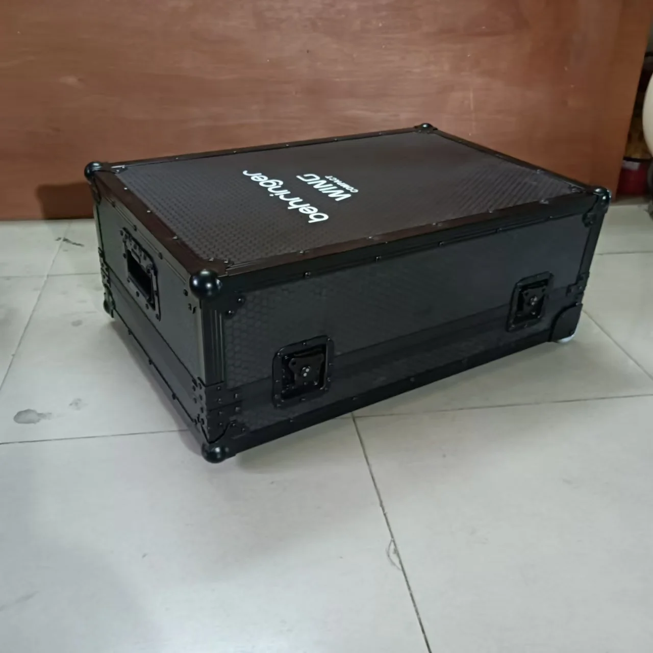 

WING COMPACT with Side Wrapped Wheels with Trolley, for Stage Equipment, Durable, Protective Case for Stage Equipment