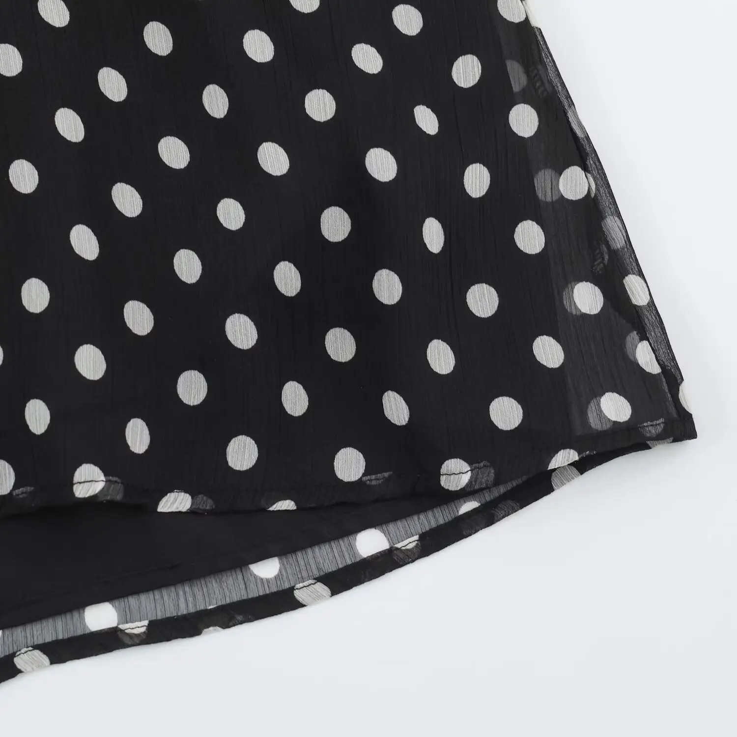 BSAY 2026 Herbst Vintage Polka Dot Damenbluse mit V-Ausschnitt, geschichtetem Rüschensaum, Laternenärmeln, Kordelzug am Ärmelbund und lässigem Schnitt – Detail 17