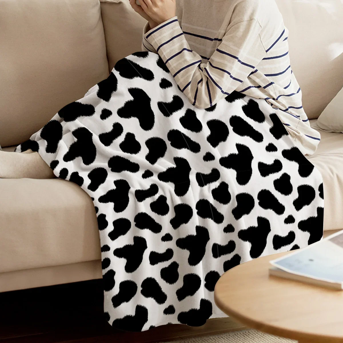 Cow Pattern Flannel Fleece Bed Blanket Bedspread Coverlet Bed Cover Soft Lightweight Warm Cozy Blankets