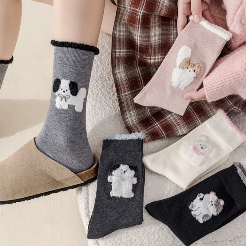 1/5 Paar Frühling Herbst Neue schweißabsorbierende und geruchsdichte Mittelrohrsocken Niedliche Cartoon-warme, einfache Freizeitsocken aus reiner Baumwolle