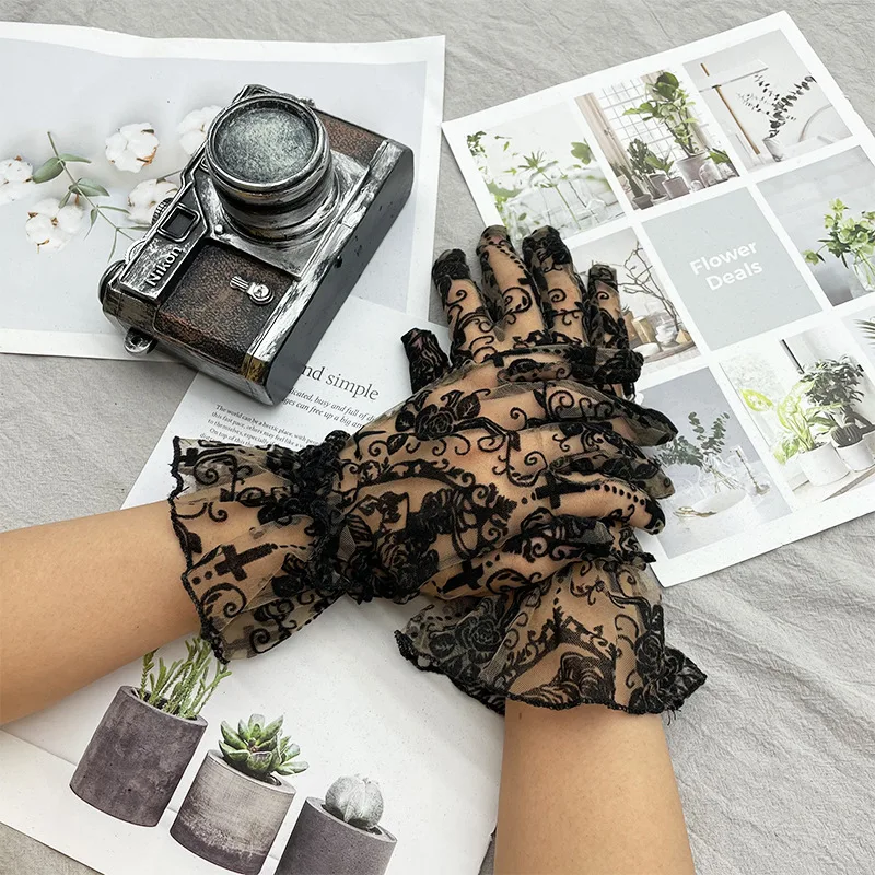 เซ็กซี่สีดําลูกไม้บางโปร่งใสความยืดหยุ่นตาข่ายสั้นถุงมือผู้หญิงครีมกันแดด Gothic Punk Lolita คอสเพลย์ Cross ดอกไม้ Mittens