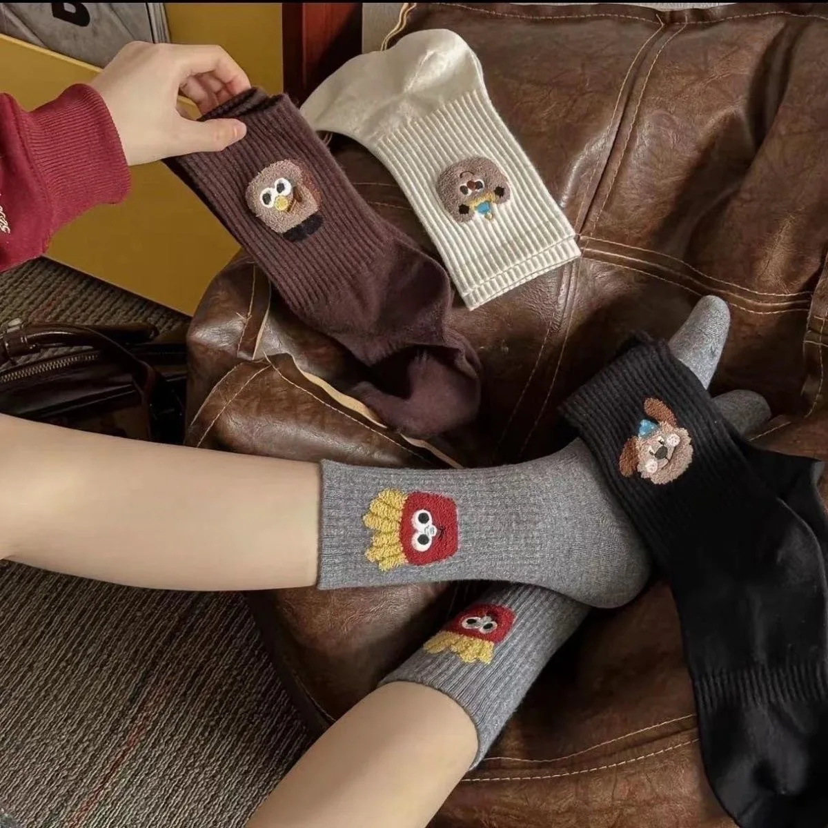 4 Pairs Women's Mid Tube Socks Three-dimensional Plush Socks Autumn Winter Ins Style Warm Thick Cute Cartoon Avatar Pile Socks