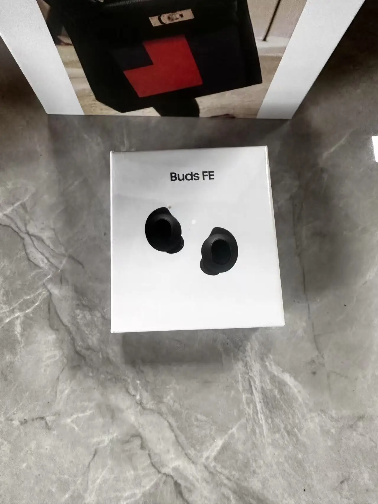 Nuevos auriculares Bluetooth R400, auriculares inalámbricos verdaderos FE Bluetooth TWS, interruptor Hall, carga inalámbrica