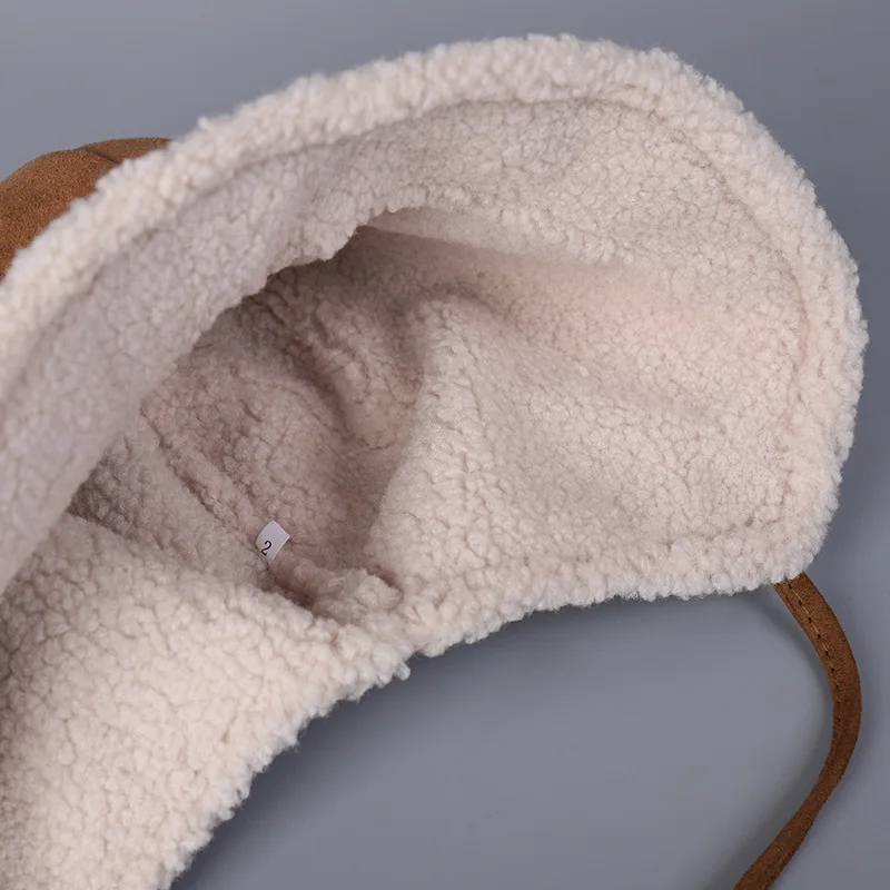 الكورية سميكة صوف الضأن منفذها قبعة مع الرجعية تقليد الجلد المدبوغ شريط مخملي الدفء حماية آذان قبعة بحافة دافئة