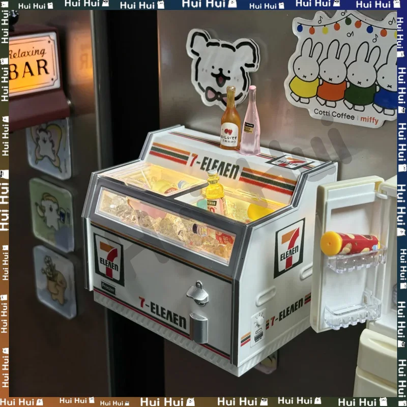 

Мини-711, маленькая игрушечная морозильная камера, магнит на холодильник, супермаркет, миниатюрная горизонтальная морозильная камера, игрушка для ролевых игр, модель украшения мороженого