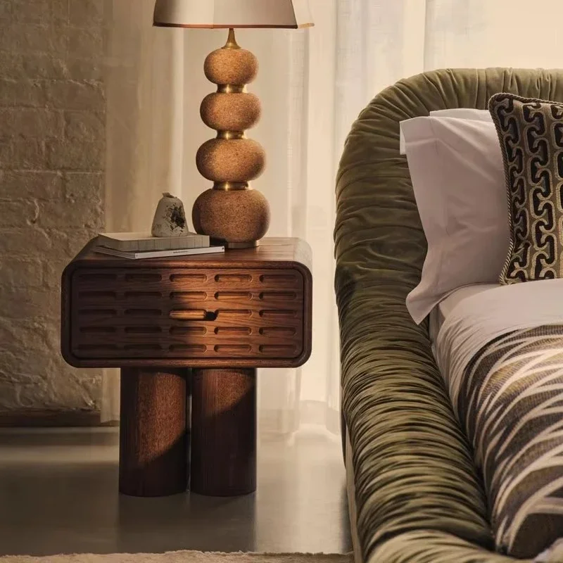 

Luxury antique bedroom furniture wooden bedside table drawers bedside table hotel home