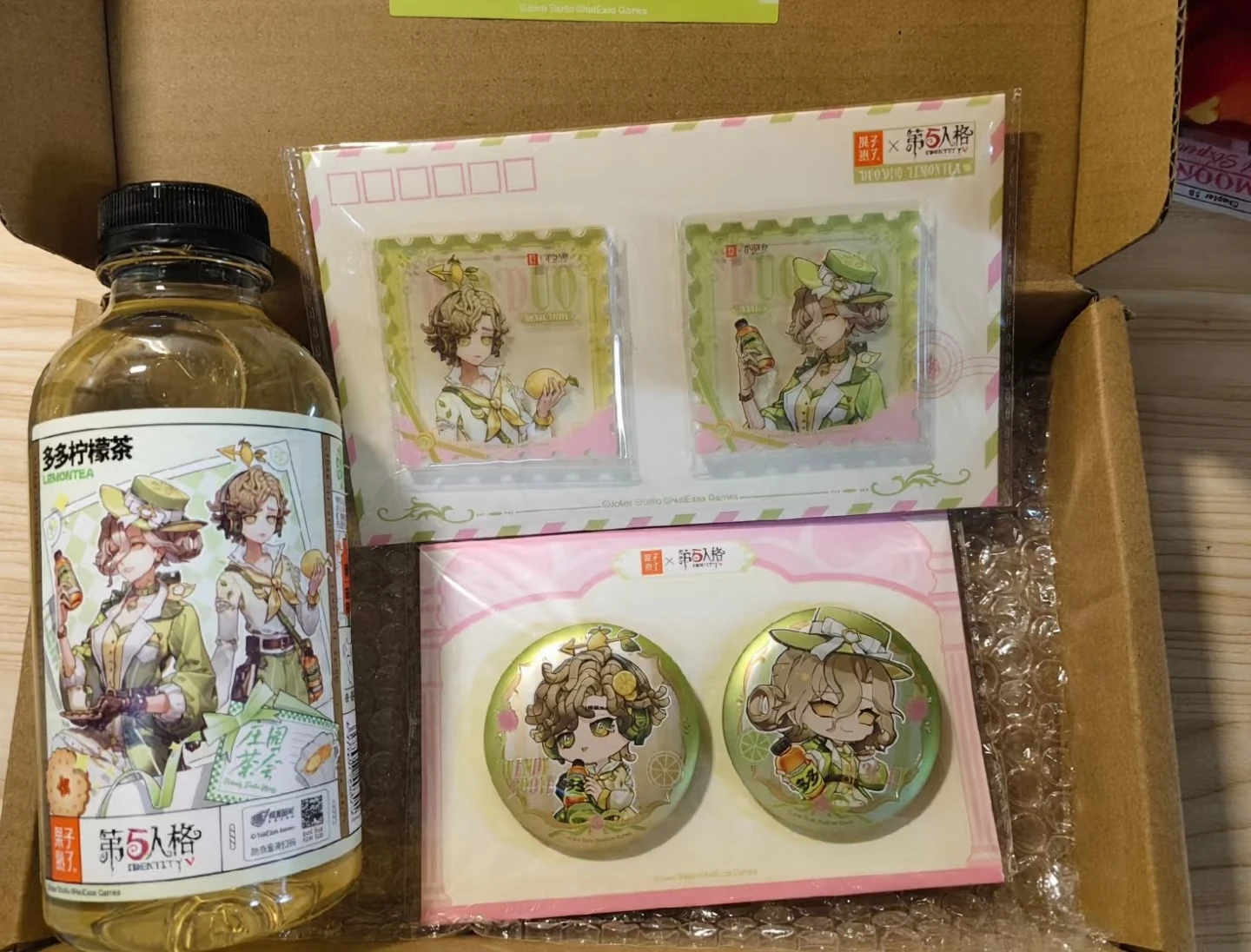 

In Stock Official Game Identity V X DUO DUO LEMONTEA Cosplay Meteorologist Wendy Foote Mary Bloody Queen Badge Acrylic Stamp Set