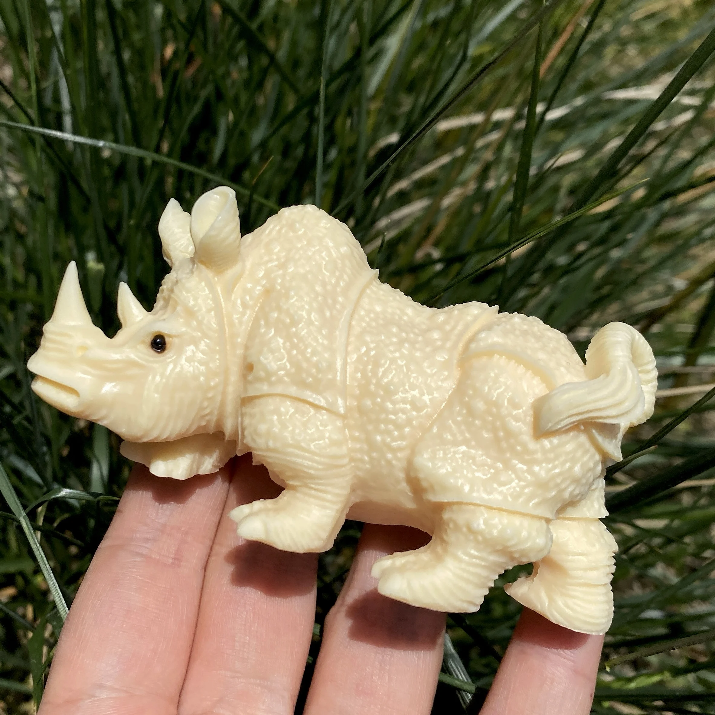 Random 1PC High Quality Natural Lvory Rhino,Birthday Gift,Men/Women Gift,Scene Decoration,Crystal Ornaments,Table Decoration.