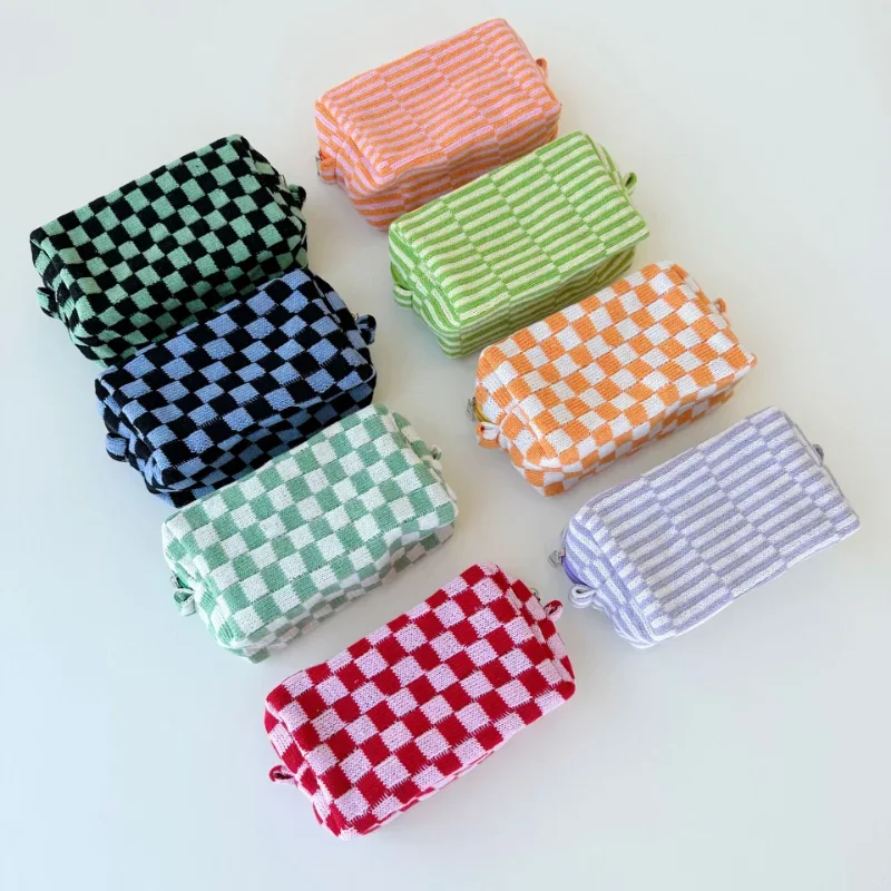 Colorido Checkerboard Plush Clutch Maquiagem Bag, Grande Capacidade Cosmetic Storage Bag, Skincare Organizer, Higiene Pessoal Bag, Ins Moda