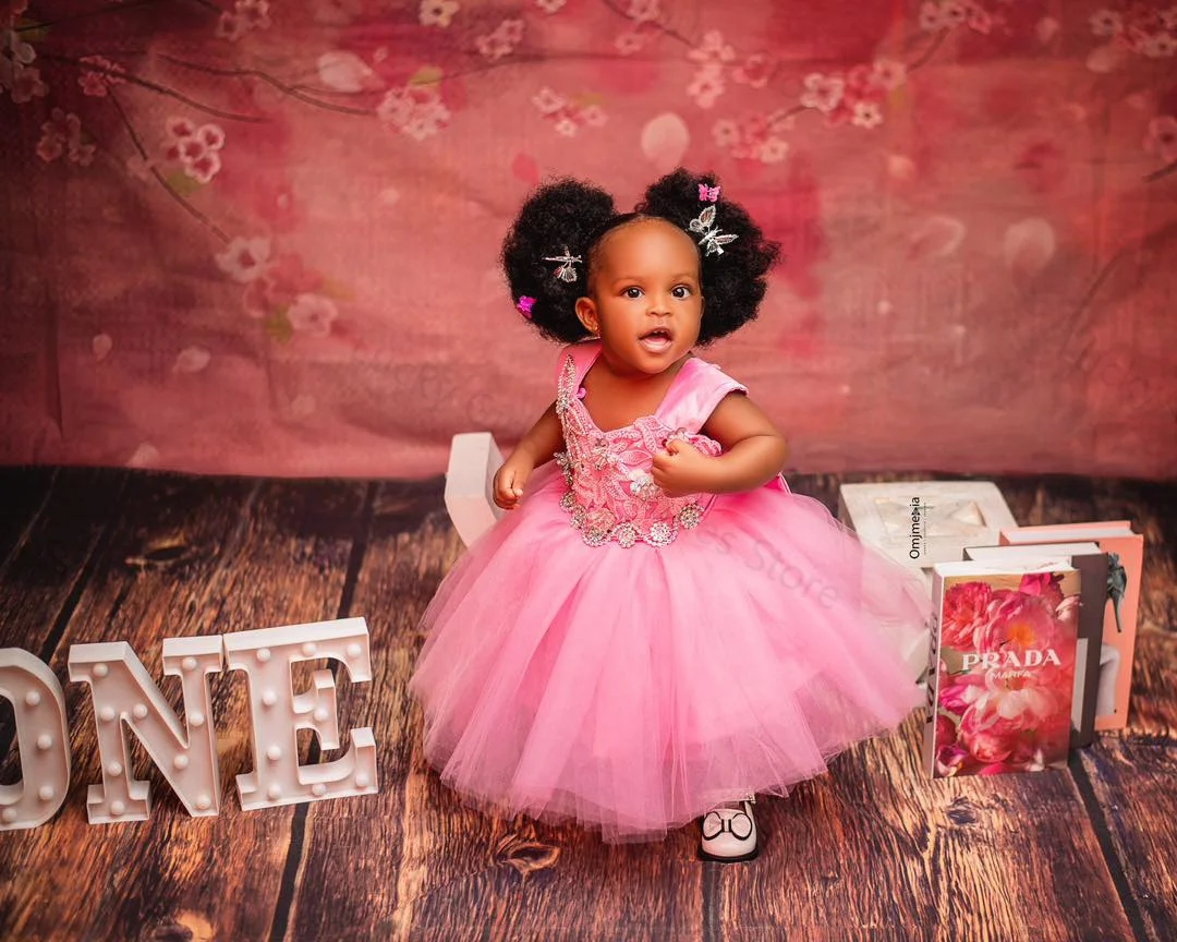 Vestidos de flores rosas brillantes para boda, cuentas brillantes sin mangas, vestidos escalonados para sesión de fotos, vestidos de fiesta de primer cumpleaños para niños