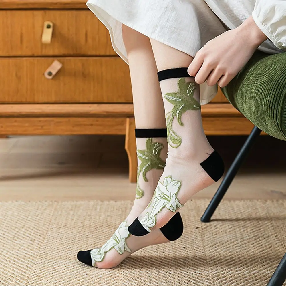 Breathable Sweet Girls Summer Embroidery Crystal Silk Socks Flower Socks Women's Socks Floral Hosiery Middle Tube Socks