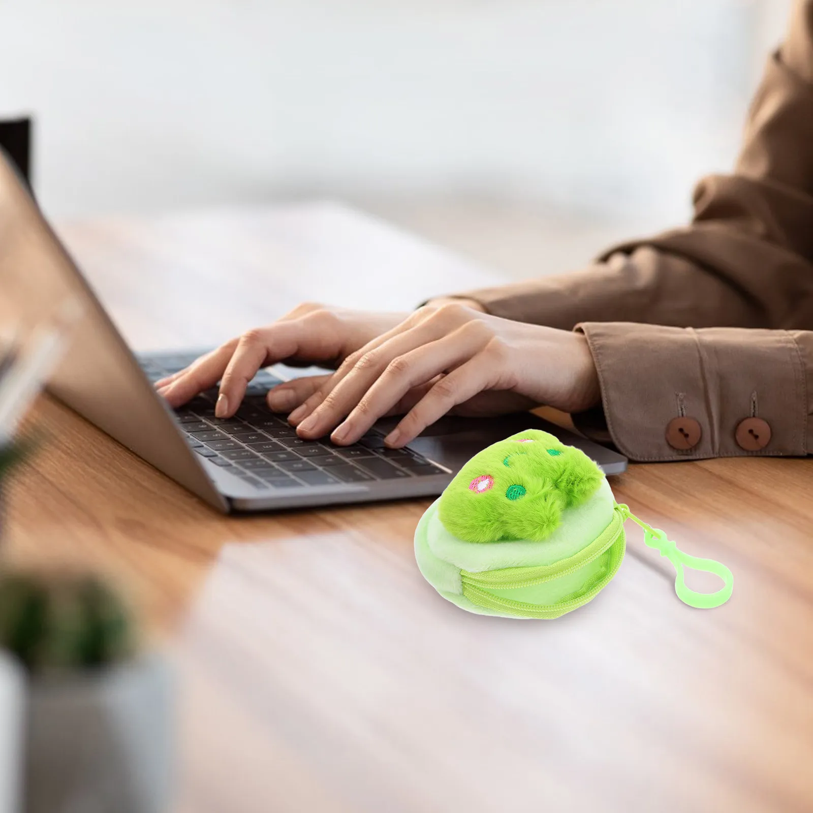 Cute Frog Cartoon Headphone Carrying Case Soft Fabric Small Coin Pouch for Earphones Keys Coins Portable Mini Wallet Novelty
