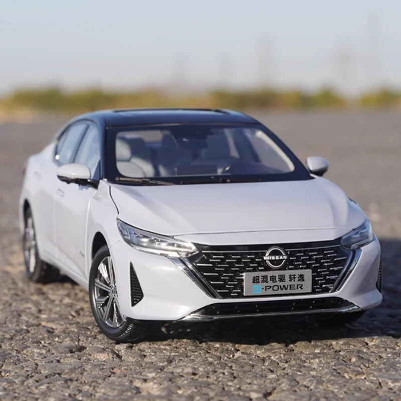 

Литая под давлением масштаб 1:18 Sylphy e-POWER, модель автомобиля из сплава, готовая коллекция имитаций, украшение, праздничный подарок, статический дисплей