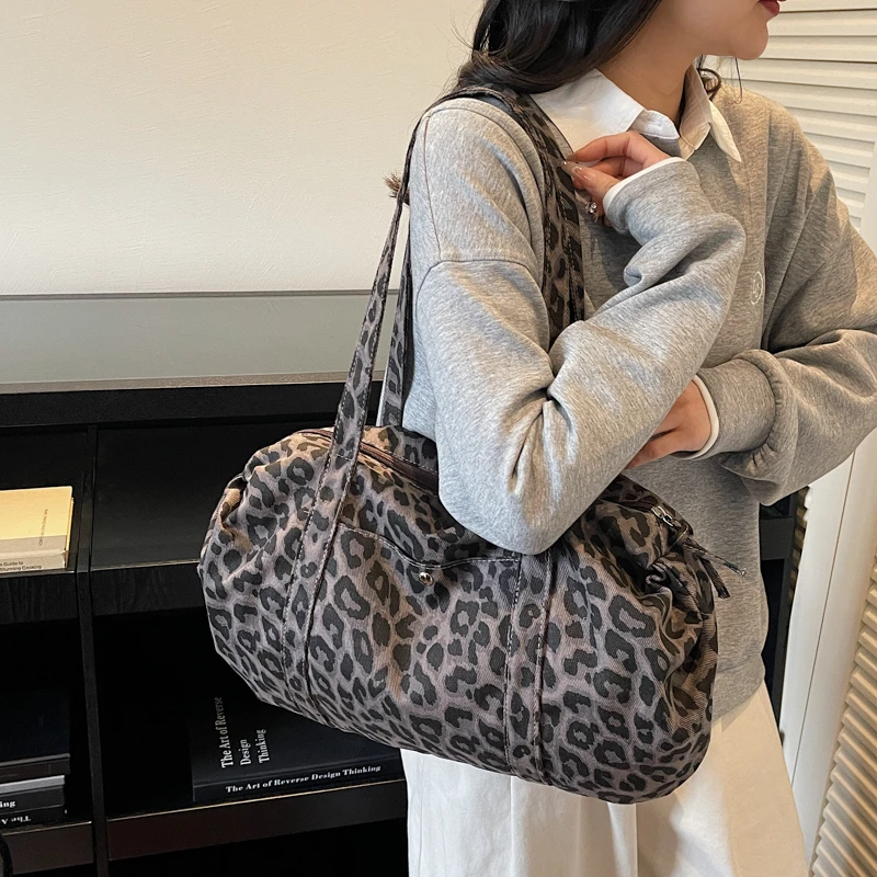 Leopardenmuster-Tragetasche für Damen, große Canvas-Umhängetasche, vielseitige Crossbody-Handtasche, Damen-Shopper-Tasche für Reisen, Arbeit und Alltag. – Detail 21