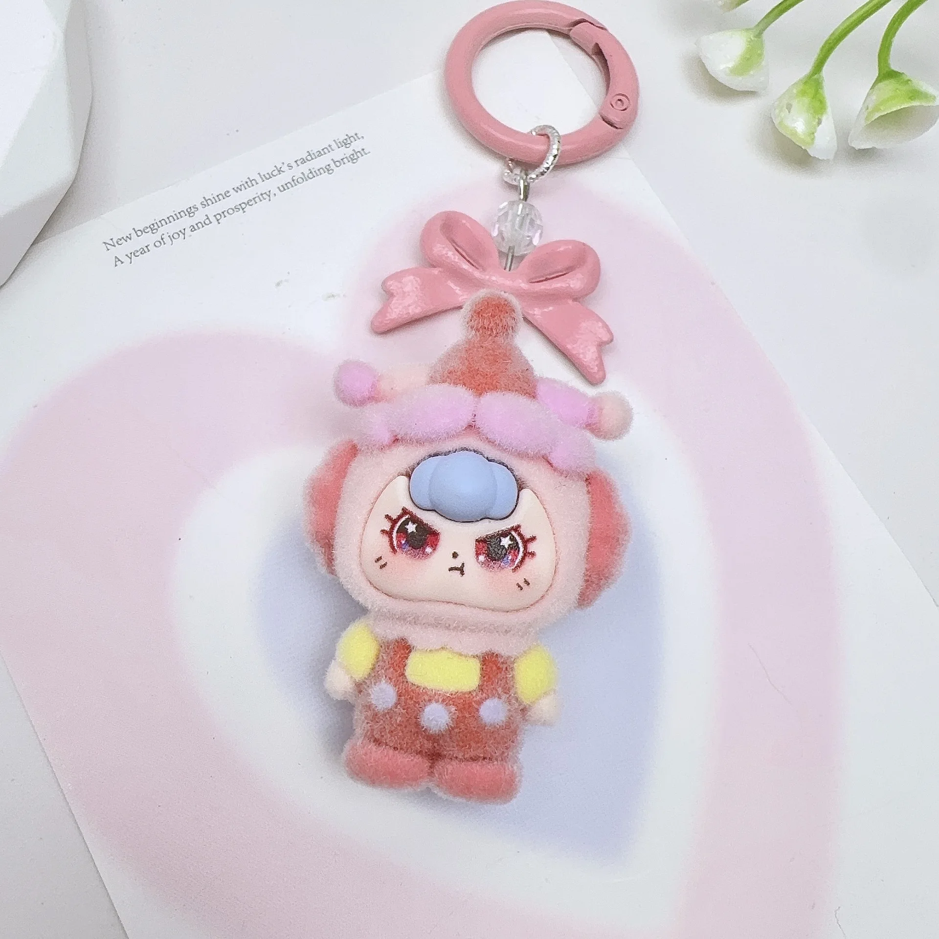 1 buah gantungan kunci badut sirkus Doubao Mengling untuk anak perempuan dengan tas berbentuk hati dan gantungan kunci ponsel