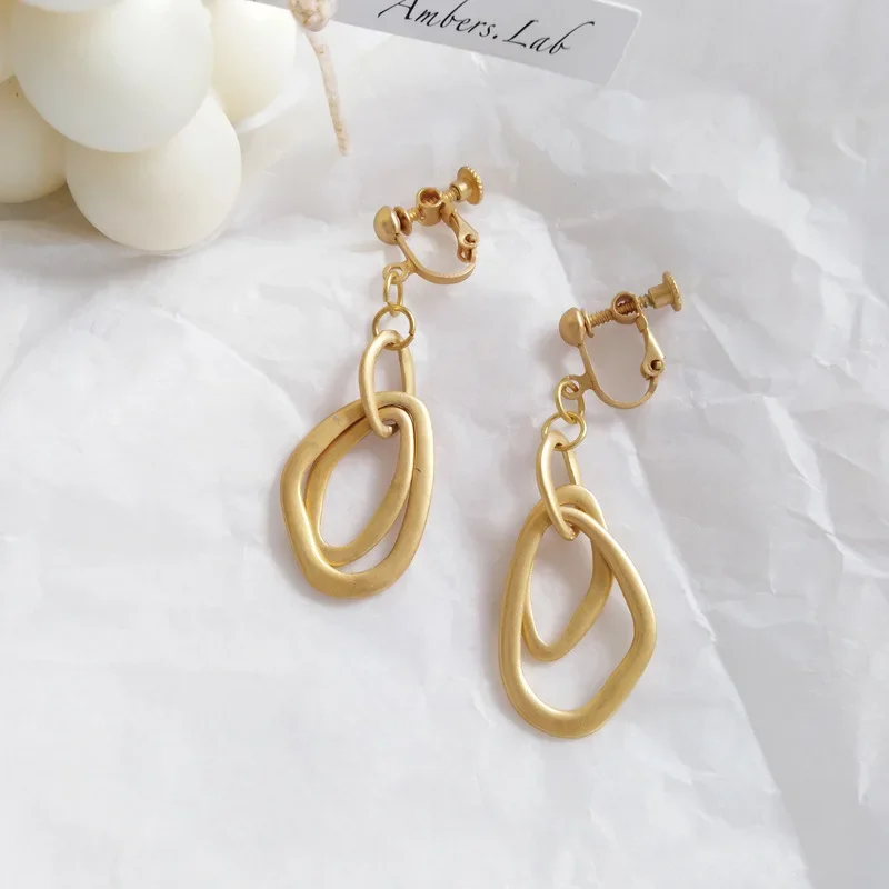 Matt Gold Color Irregular Round  Clip on Earrings Metal Fashion Simple Small Hollow Out Circel Ear Clip Earrings No Piercing