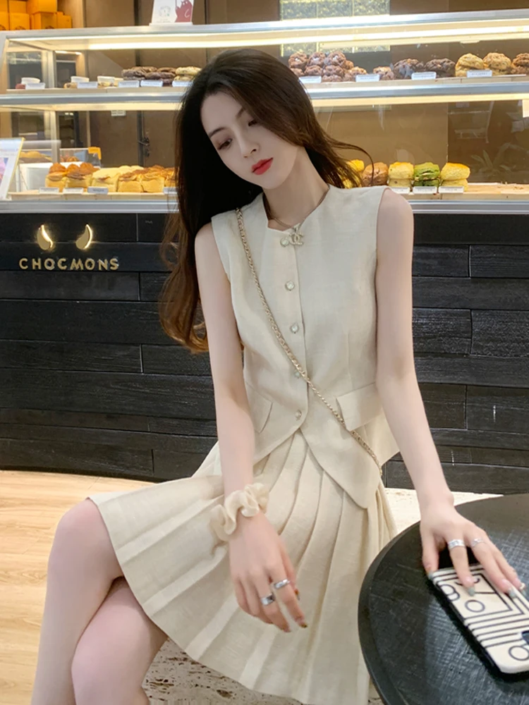 

Fashionable Slimming Summer Outfit Women's Checkered Suit Vest Pleated Skirt Two-Piece Set Elegant Youthful Chinese Manufacturer