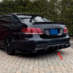 Piastra di scarico della staffa dello Spoiler del labbro del diffusore del paraurti posteriore dell'auto in fibra di carbonio per Mercedes Benz classe E W212 E63 AMG 2008-2016