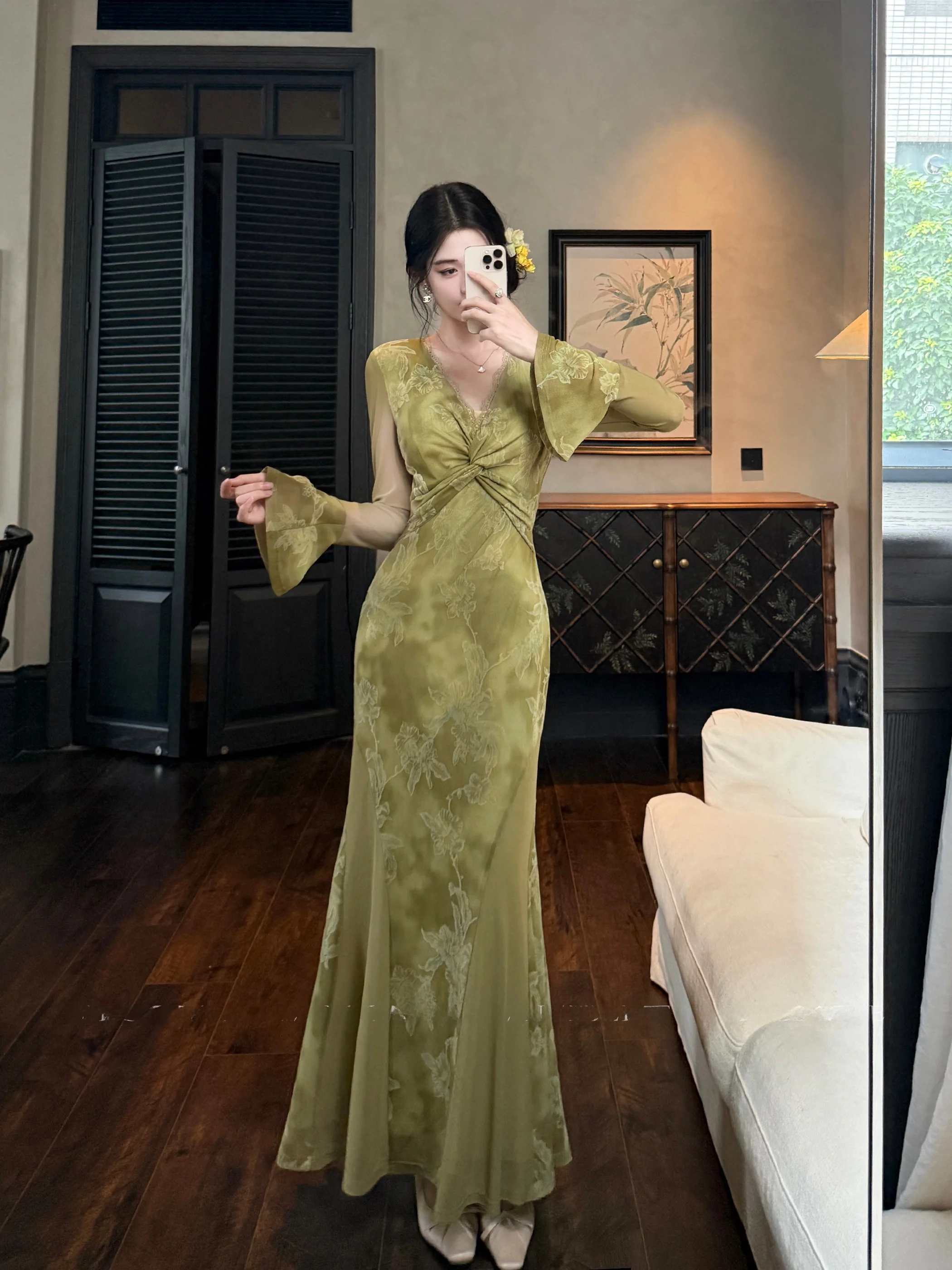 Lingxian Zhihe Green Dyeing Flower Tide Women's Slim Fit Long Dress Early Autumn Fish Tail Velvet Gradient Dress City Commute