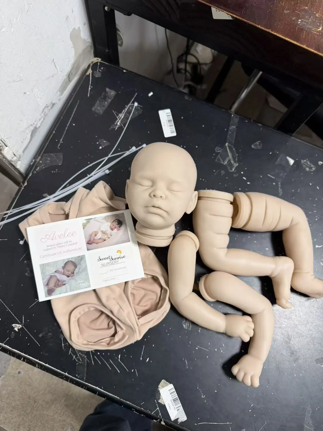 20Inch Reborn Doll Kit Avelee Popular Sleeping Baby Lifelike Unfinished Unpainted Doll Parts with Cloth Body and COA view 4