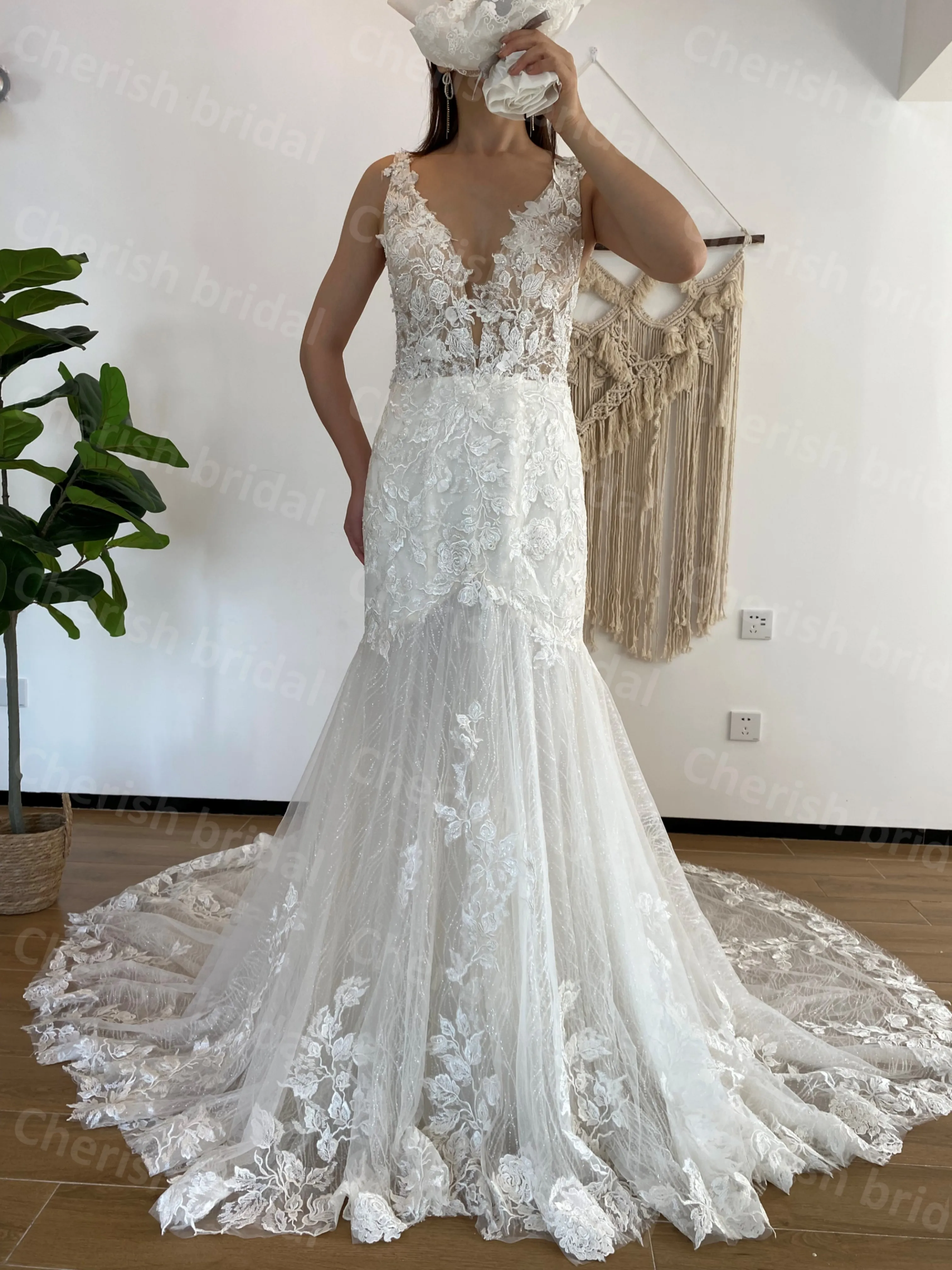 

C5047M Elegant V-neck Tank Sleeve Mermaid Bridal Dress, Lace Applique and Beading Wedding Dress for Bride