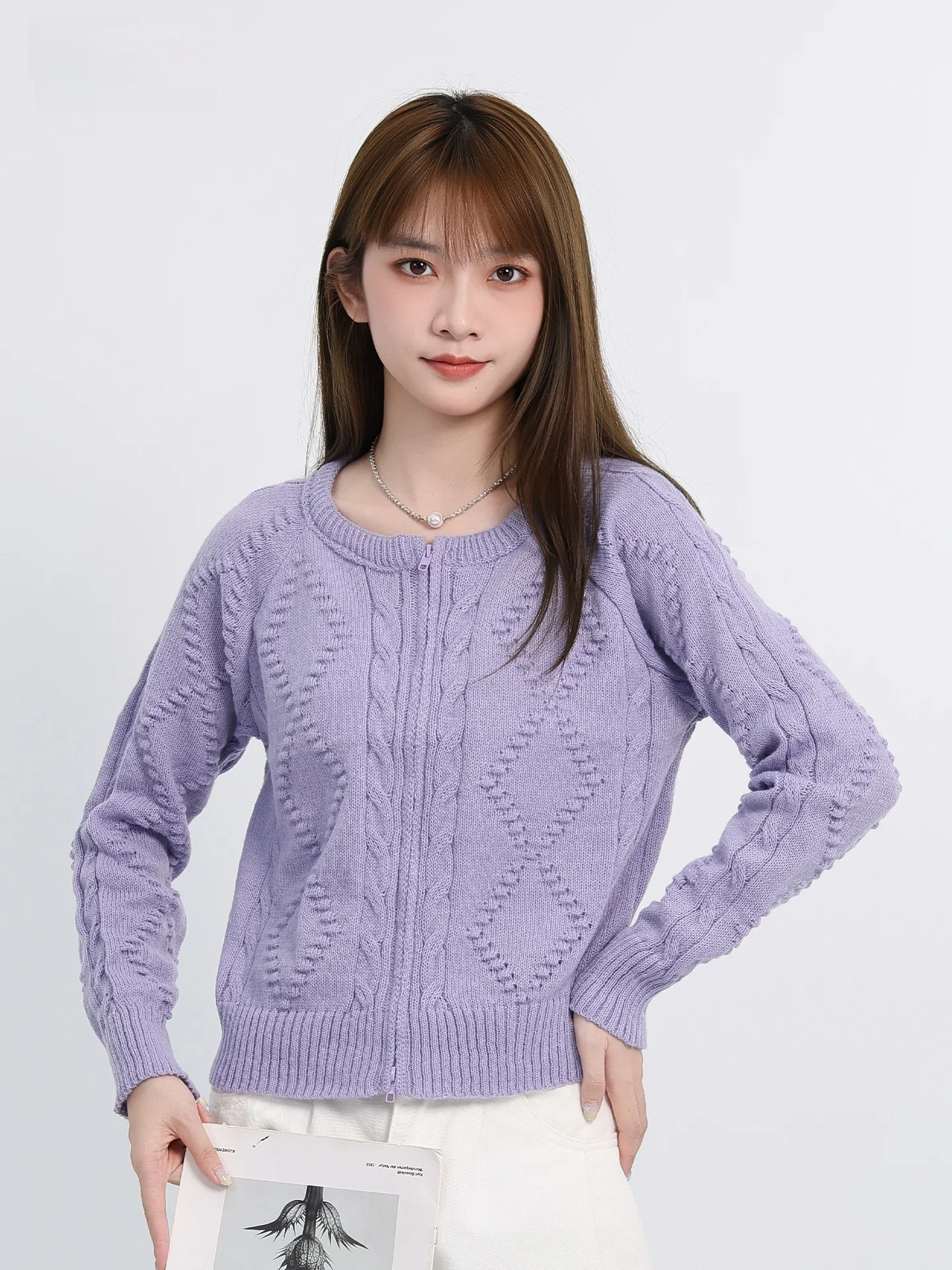 เสื้อคาร์ดิแกนไหมพรมถักแบบยาวสำหรับผู้หญิง ทรงหลวม ซิปหน้า ดีไซน์เก๋ ช่วยพรางหุ่น  แฟชั่นฤดูใบไม้ร่วงและฤดูหนาว สไตล์ลำลอง คอกลม