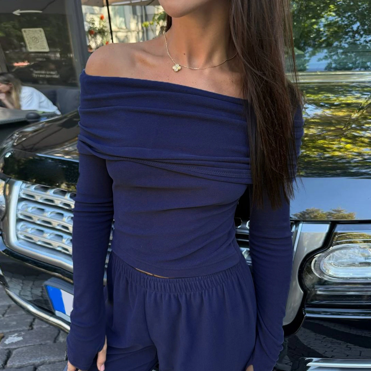 

Модные женские комплекты из двух предметов: топы с открытыми плечами и длинными рукавами и широкие брюки, комплект повседневной одежды для женщин