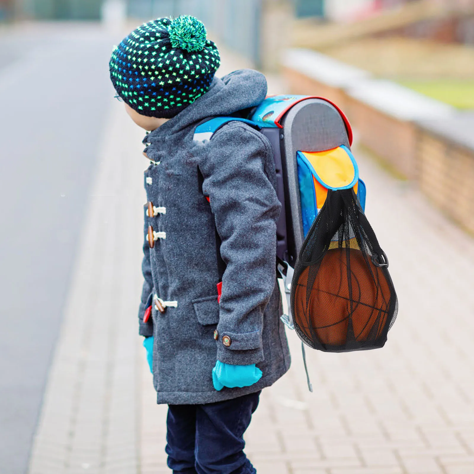 

Mesh Ball Bag Large Capacity Waterproof For Basketball Soccer Volleyball Football With Zippered Pocket Drawstring Closure