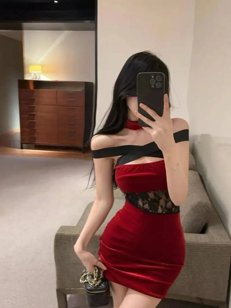 Design sentido rendas retalhos sexy oco para fora apertado quadril abraçando veludo vermelho picante menina cruz design vestido elegante doce topos f9l4
