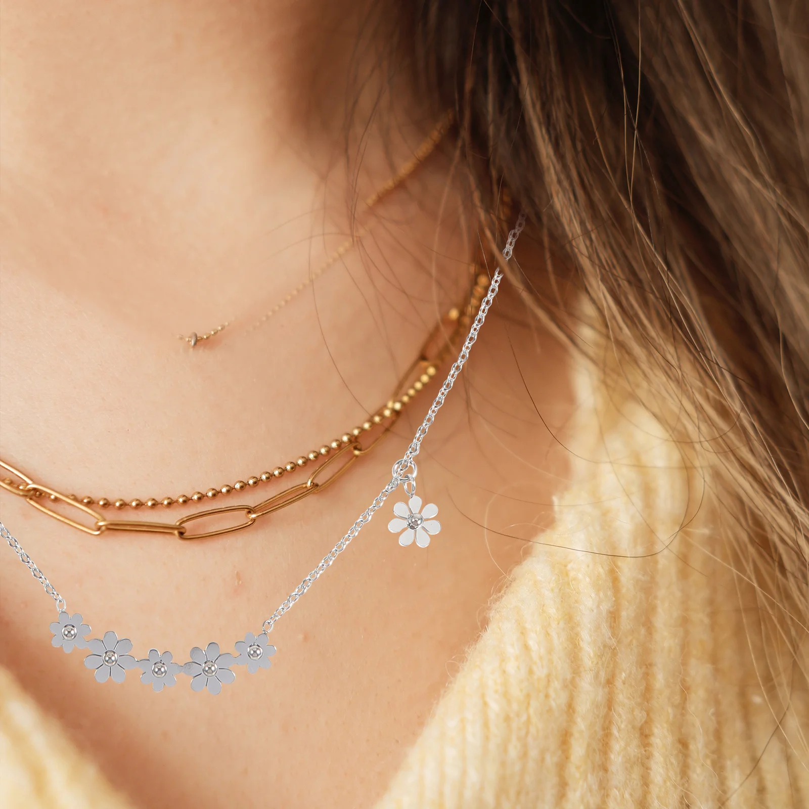 

Minimalist Flower Pendant Necklace for Women Girls Dainty Chain Clavicle Jewelry Charm Necklaces Aesthetic Metal Jewelry Gift