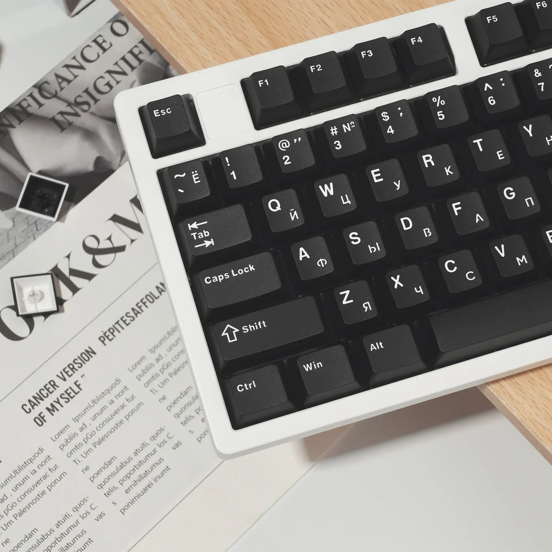 

Small language two-color opaque original height PBT wear-resistant simple wind keycap 146 keys