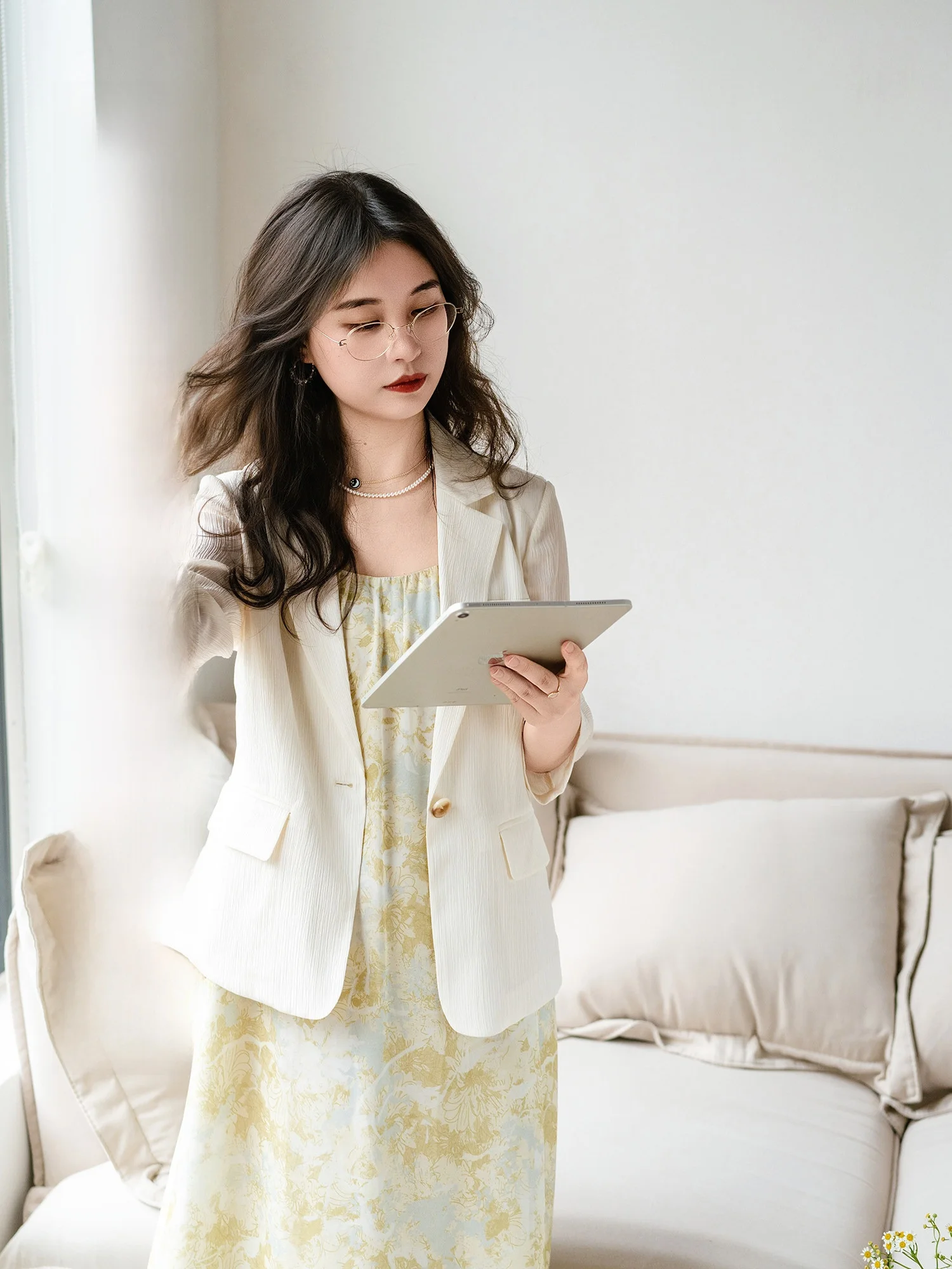 

Повседневный шелковый солнцезащитный тонкий костюм Apipedr: свободный пиджак с длинными рукавами, однотонный, плиссированный, женский, модный