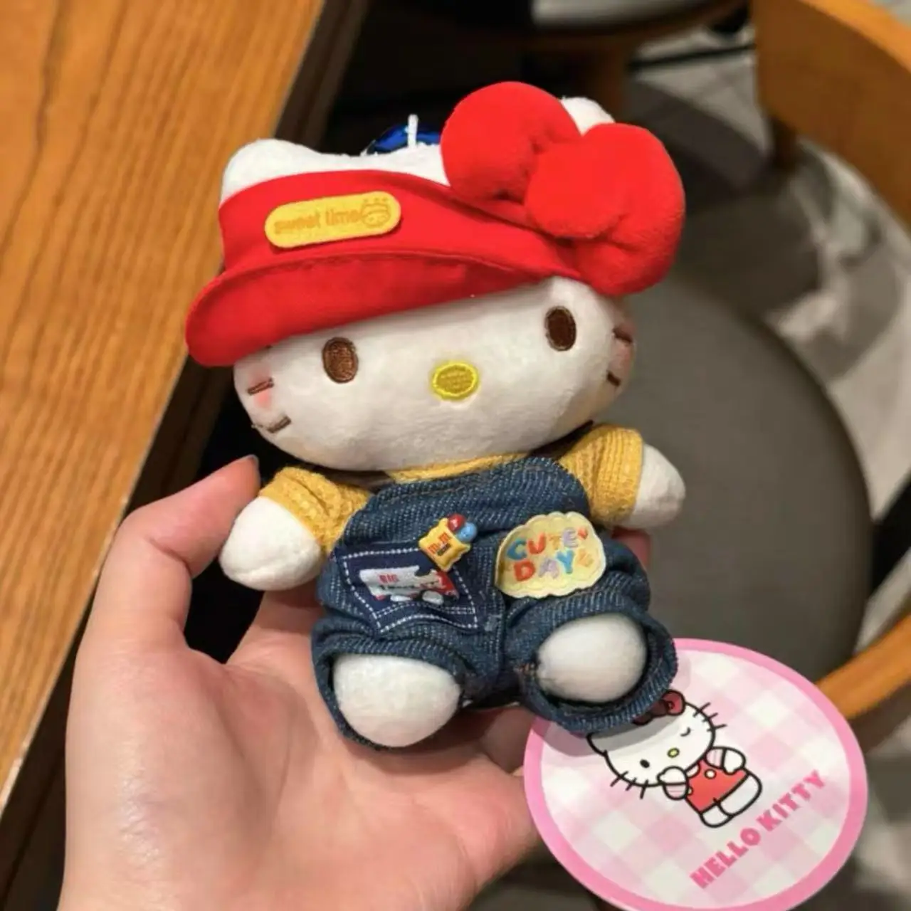 

Плюшевая игрушка Sanrio Hello Kitty, милый брелок-подвеска в виде кошки, аксессуар для рюкзака, идеальный подарок для девочек и женщин