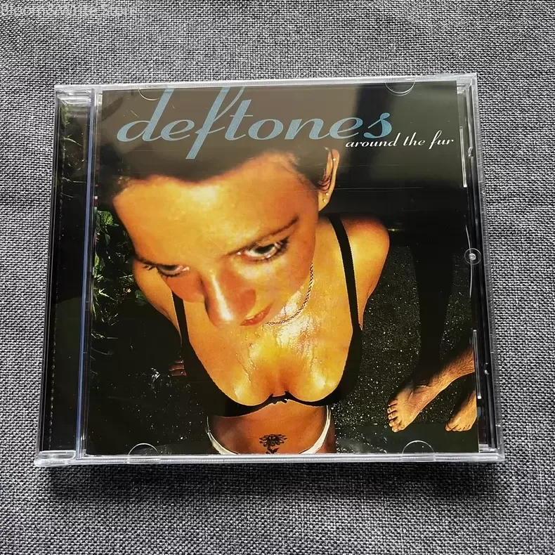 

Классический альтернативный рок 1997 года: альбом Deftones《Around The Fur》на CD, музыкальный диск от гитариста Стивена Карпентера, подарок для любителей Walkman.