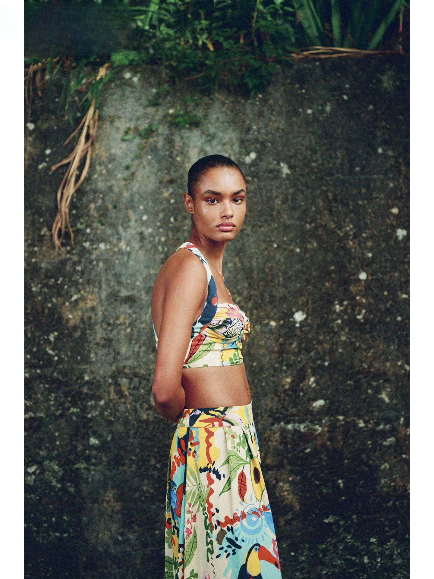 กระโปรงทรงเอลายทรอปิคอล ความยาวปานกลาง เอวสูง สไตล์ลำลอง สำหรับผู้หญิง ให้ความรู้สึกสบายๆ เหมาะกับวันหยุด กระโปรงทรงเข้ารูป ฤดูใบไม้ร่วง 2025