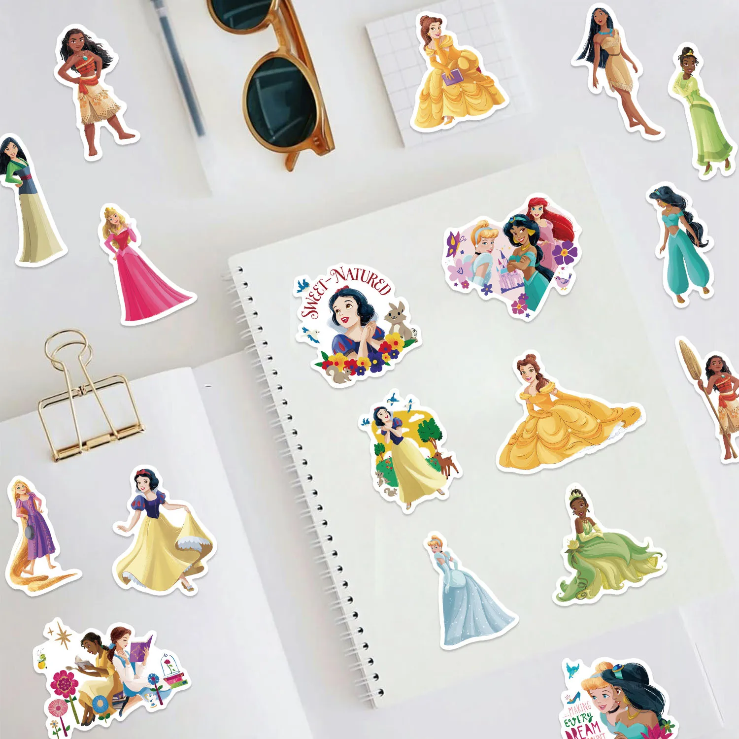 50 STKS Disney Prinses Stickers DIY Skateboard Bagage Telefoon Fiets Auto Kinderen Speelgoed Leuke Cartoon Decal Gift