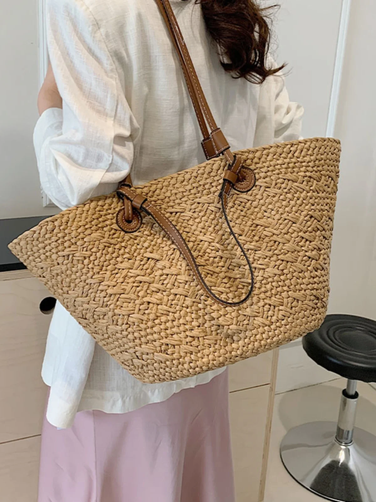 

New Summer Handmade Straw Bag Woven Vegetable Basket Large Capacity Commuter Tote Bag Girl Seaside Travel Vacation Beach Bag