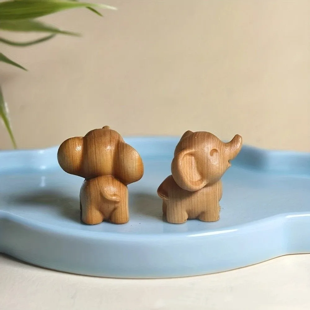 Intricately Carved Hand-Carved Elephant Mini Solid Wood Elephant Figurines Cute Decorative Wooden Elephant Statues Desktop Decor