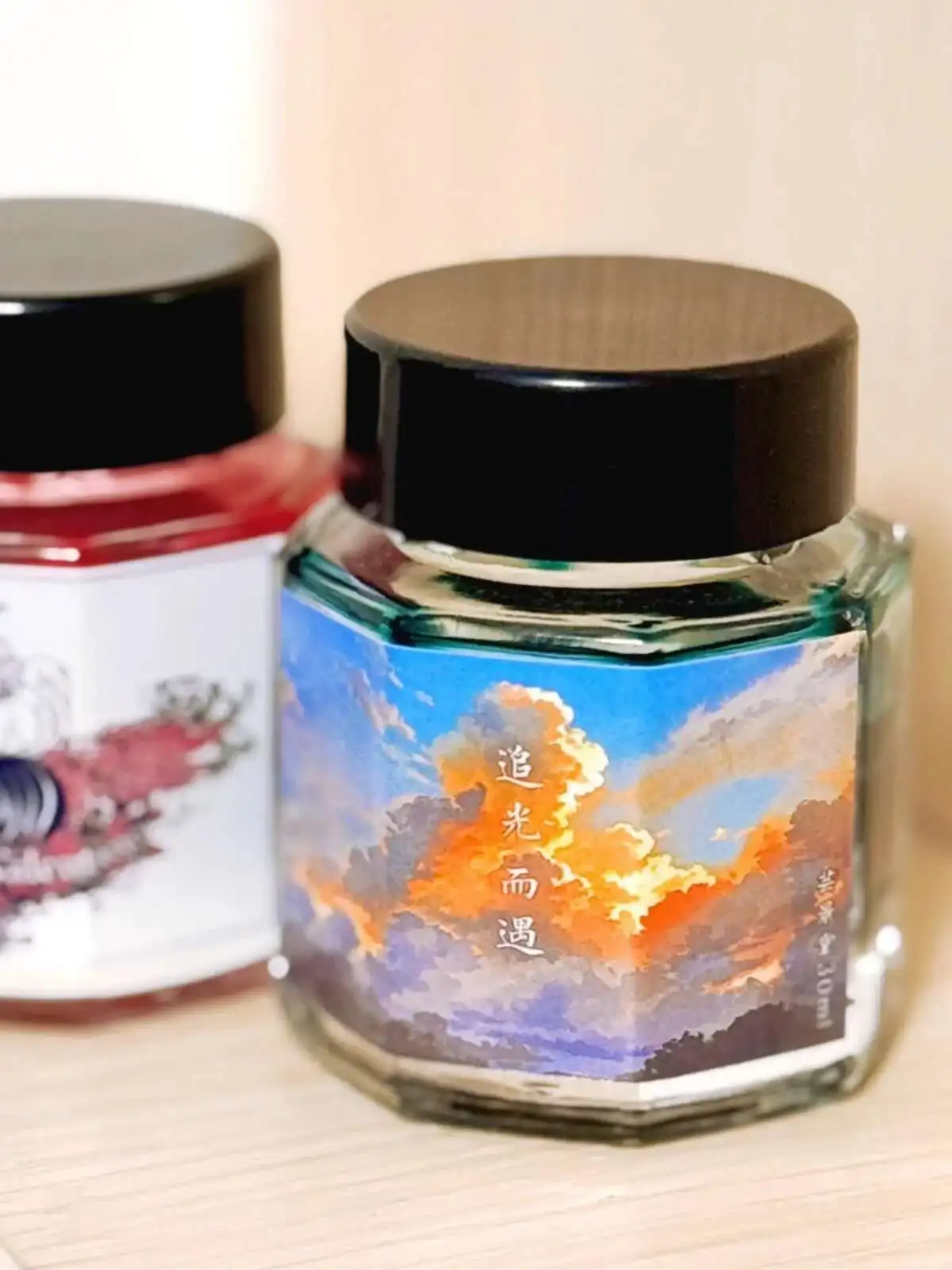 

Yunjingtang Season 23 Color Ink Layered Waterproof Color Pen Ink Non Carbon Writing Drawing Ink Student Gift 30ml