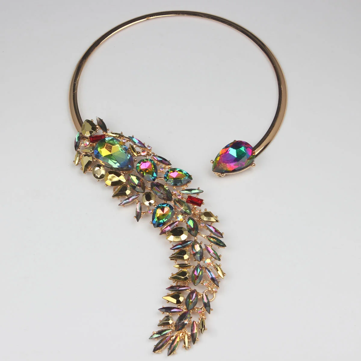 

Snake-shaped cat tail open-style collar necklace, stainless steel chain luxury necklace. Anniversary gift for the wife