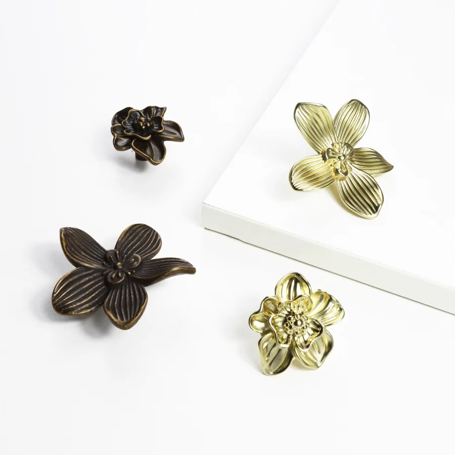Vintage Floral Cabinet Pulls creative petal-shaped Single Hole Drawer Handles Zinc Alloy Knobs for Cabinet Drawer Dresser