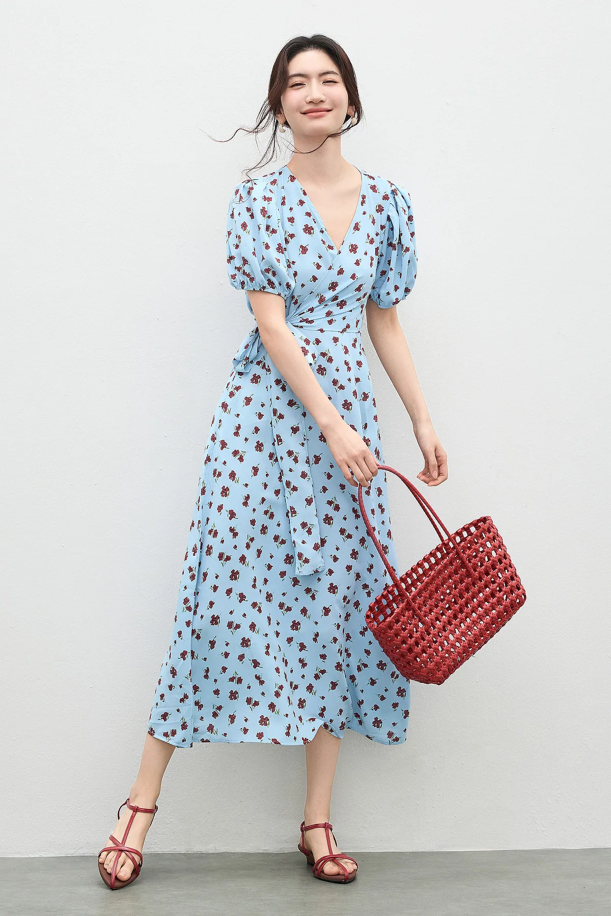 SENTUBILA 2026 Sommer-Blumenkleider für Damen, Französischer V-Ausschnitt, Puffärmel, Elegantes Taillenband, Figurbetontes Bedrucktes Midi-Kleid W62LF7571 – Detail 18