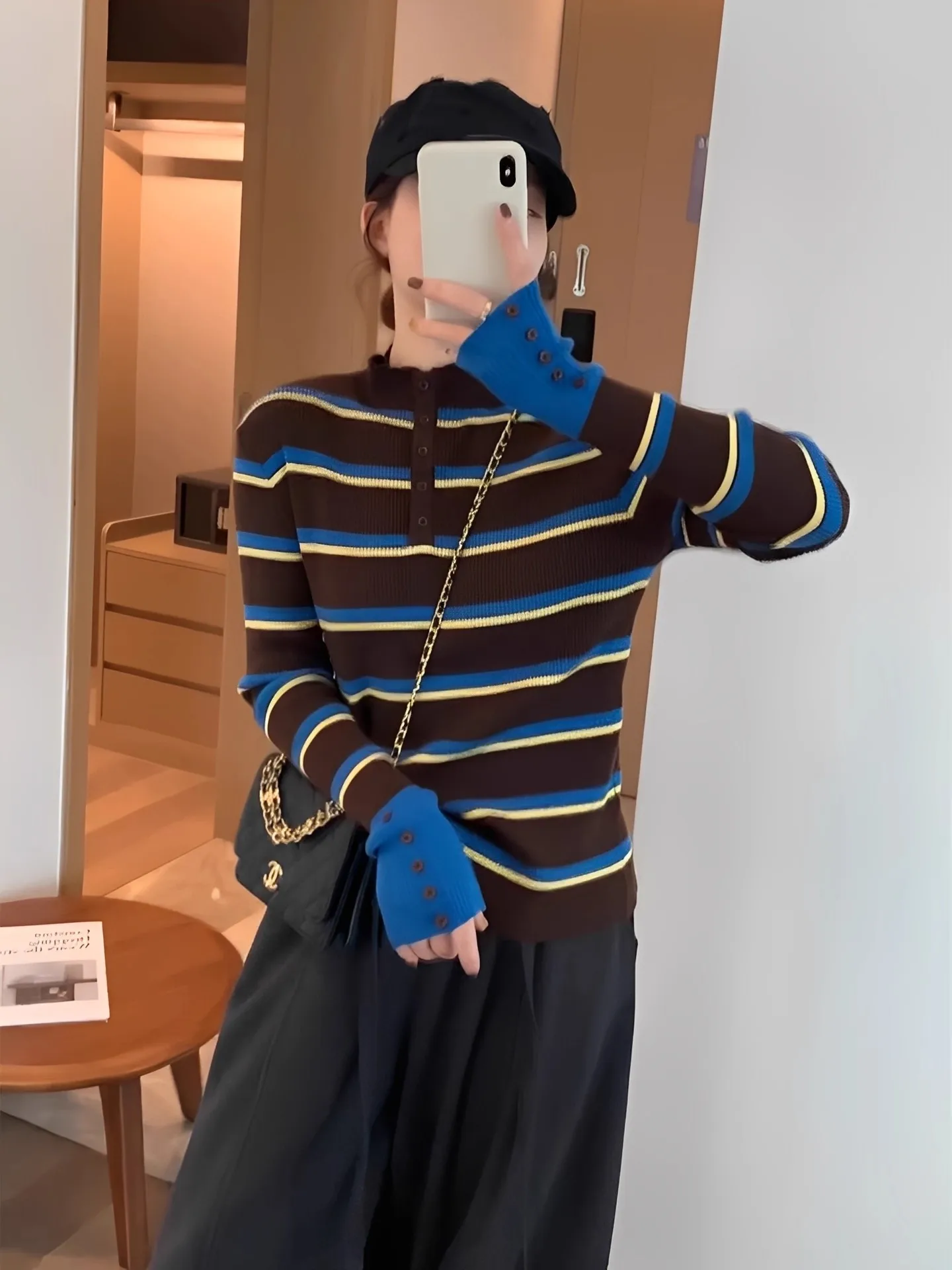 

Женские пуловеры бордового цвета для невысоких женщин: уютный, модный и современный стиль для миниатюрных дам