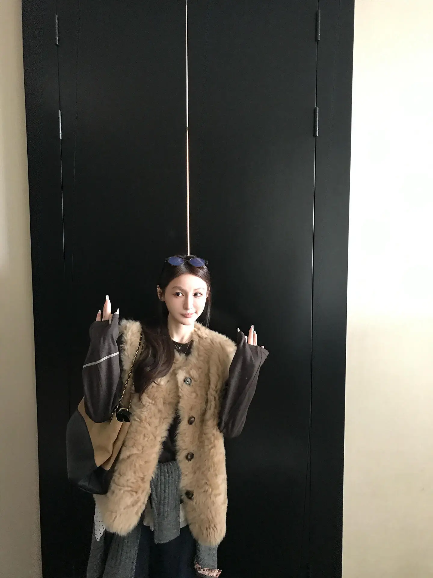 Women Faux Fur Vest Coats Solid Fur Jackets Cotton Linen Round Neck Sleeveless Single Breasted Loose Casual 2026 Autumn Winter
