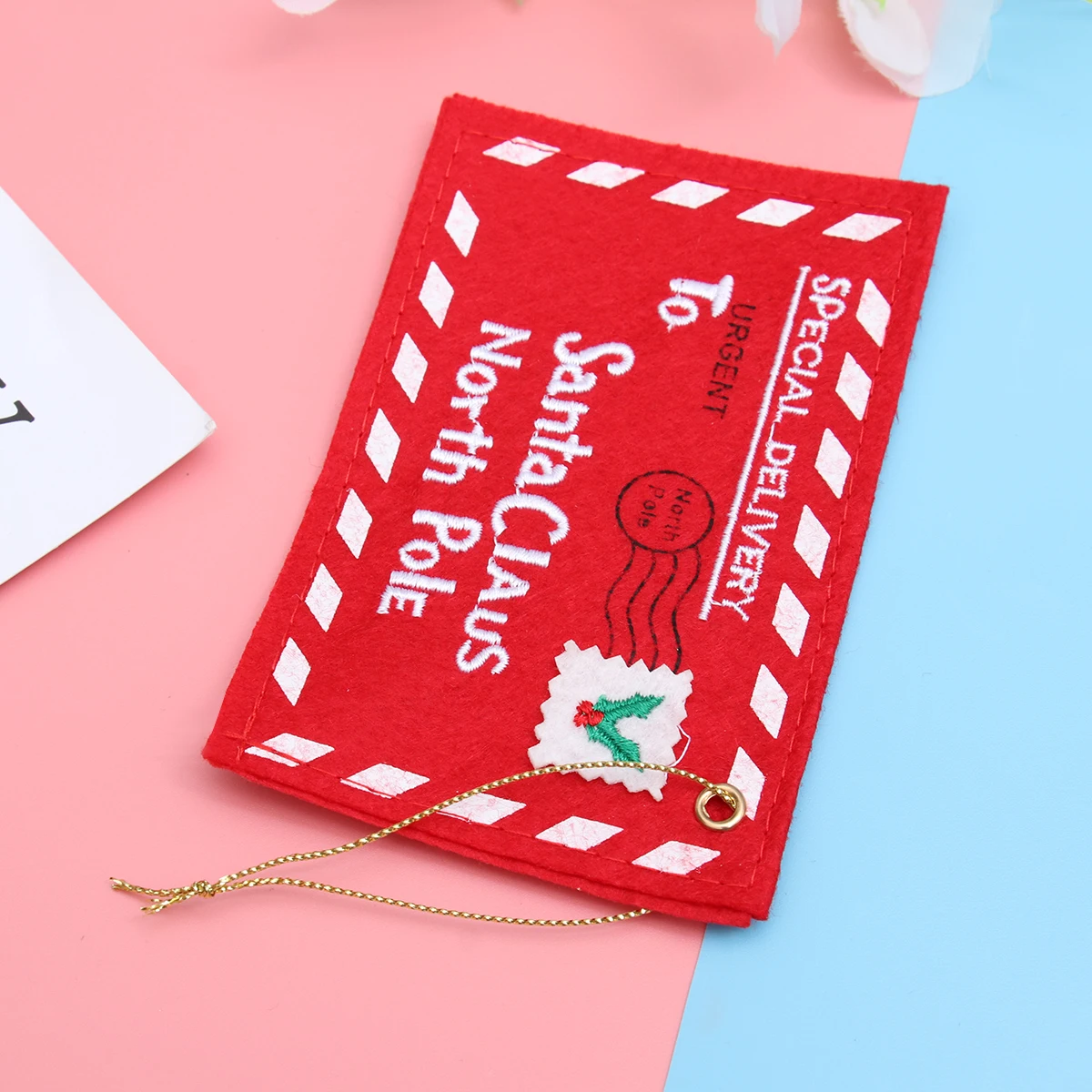 

4 Pcs Christmas Gift Bag Letter Santa Felt Envelope Decor Ornaments Red Pendant Envelopes Bulk Letters from Claus Office Goodie