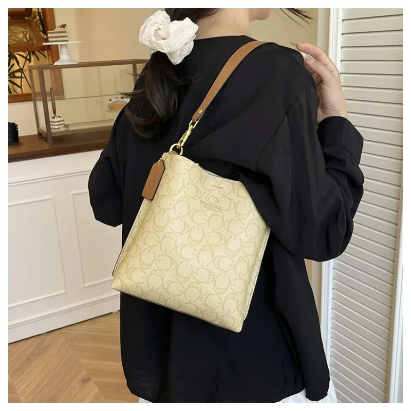 

New Arrival Female Tote HandbagCreative IndividualPrinting BigCapacityWork Commuting Bag Portable Travel Shopping Essential Bag