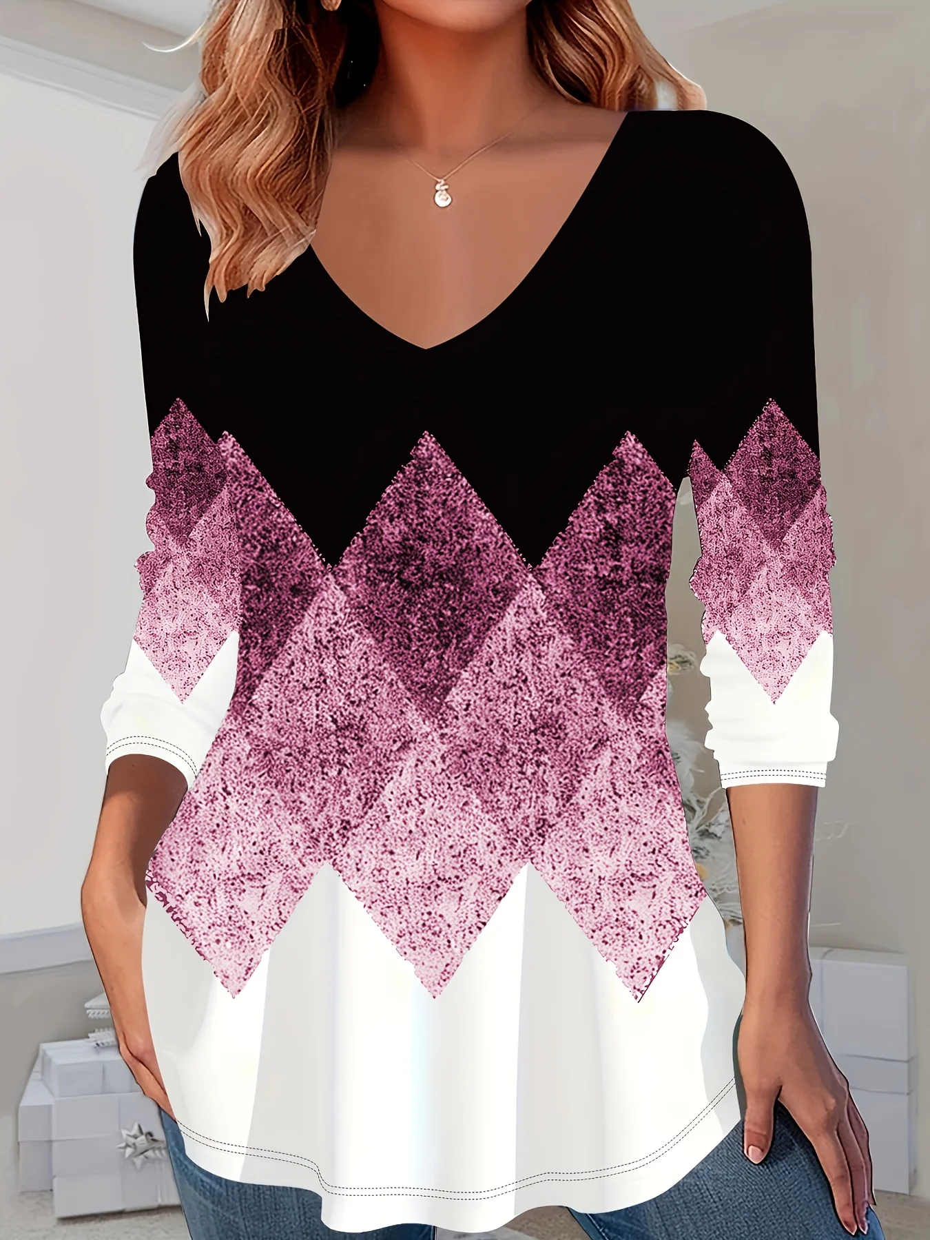 Stilvoller Damen-Pullover in Übergröße mit V-Ausschnitt und elegantem geometrischem Muster für den Alltag – Detail 11