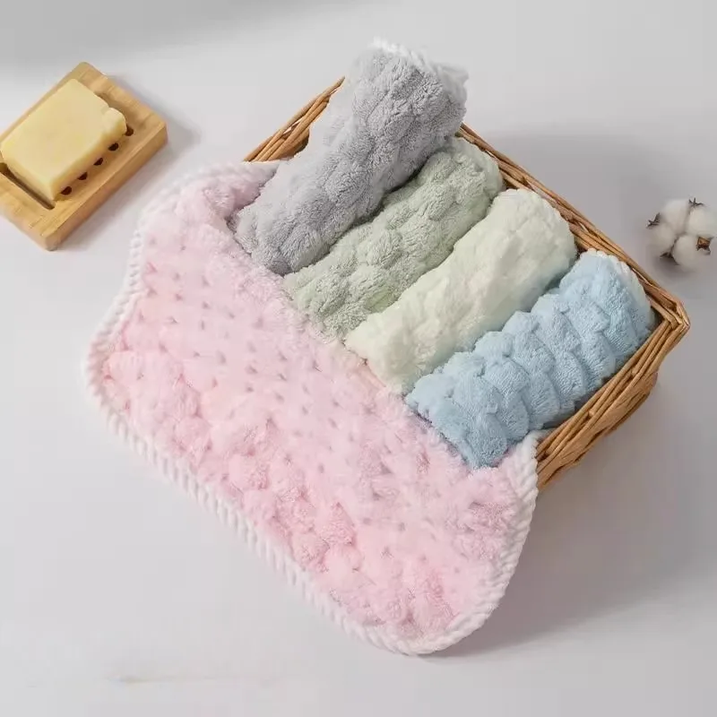 

Cute hand towel hanging type water absorption does not shed hair small square towel household kitchen rag quick drying children